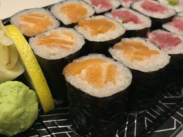 Salmon Hosomaki Roll.